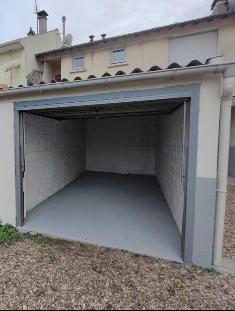 A louer box stockage ou stationnement — photo 1