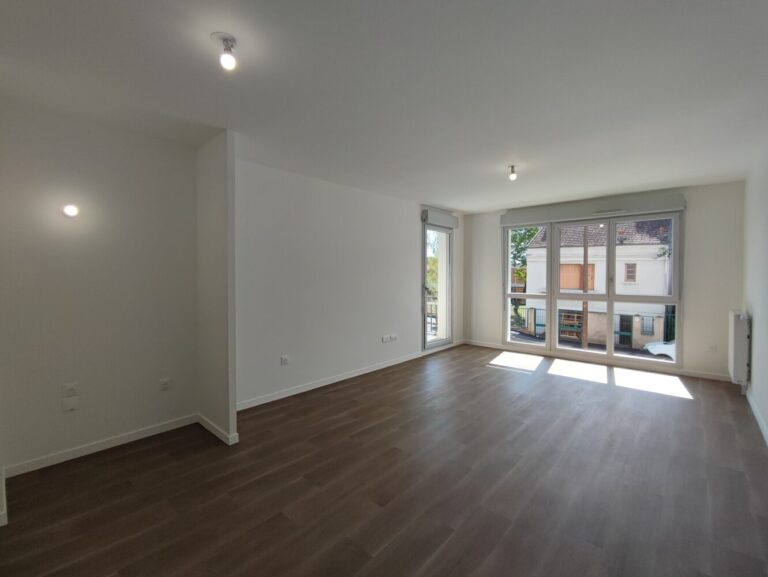 Livry à louer 3 pièces avec balcon et parking double — photo 2