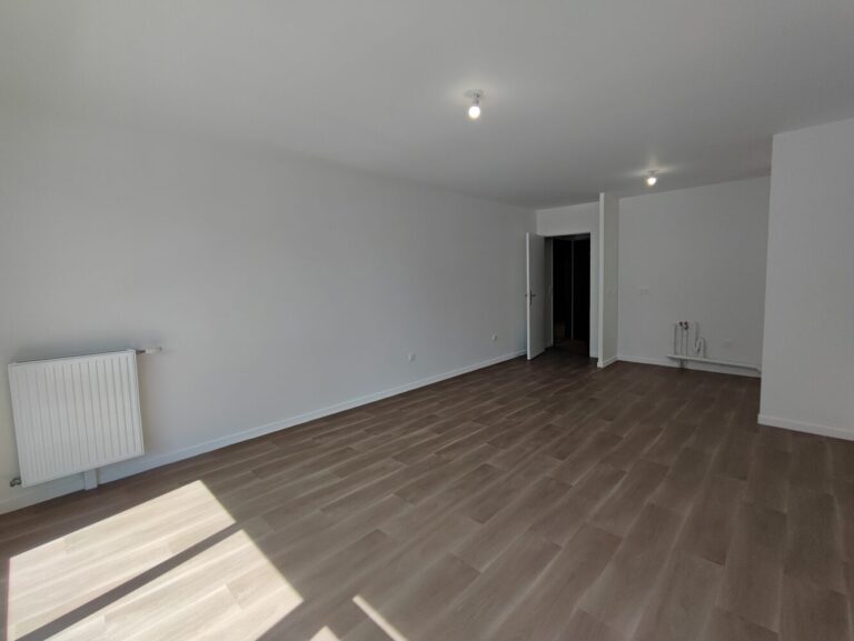 Livry à louer 3 pièces avec balcon et parking double — photo 4