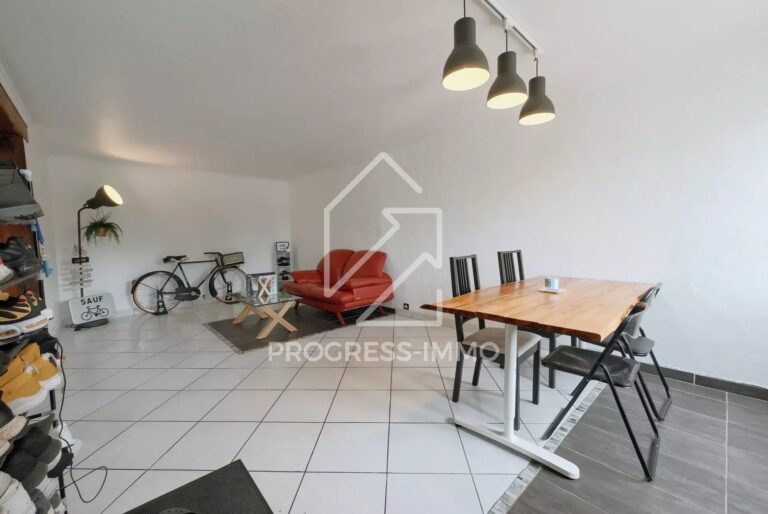 Maison de ville 92 m² 3 chambres avec terrasse et garage, terrain 143m² — photo 1