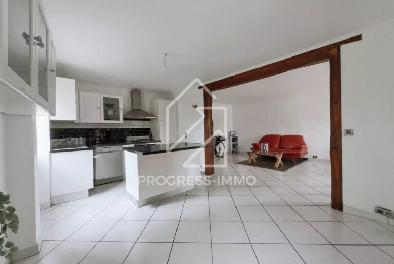 Maison de ville 92 m² 3 chambres avec terrasse et garage, terrain 143m² — photo 2