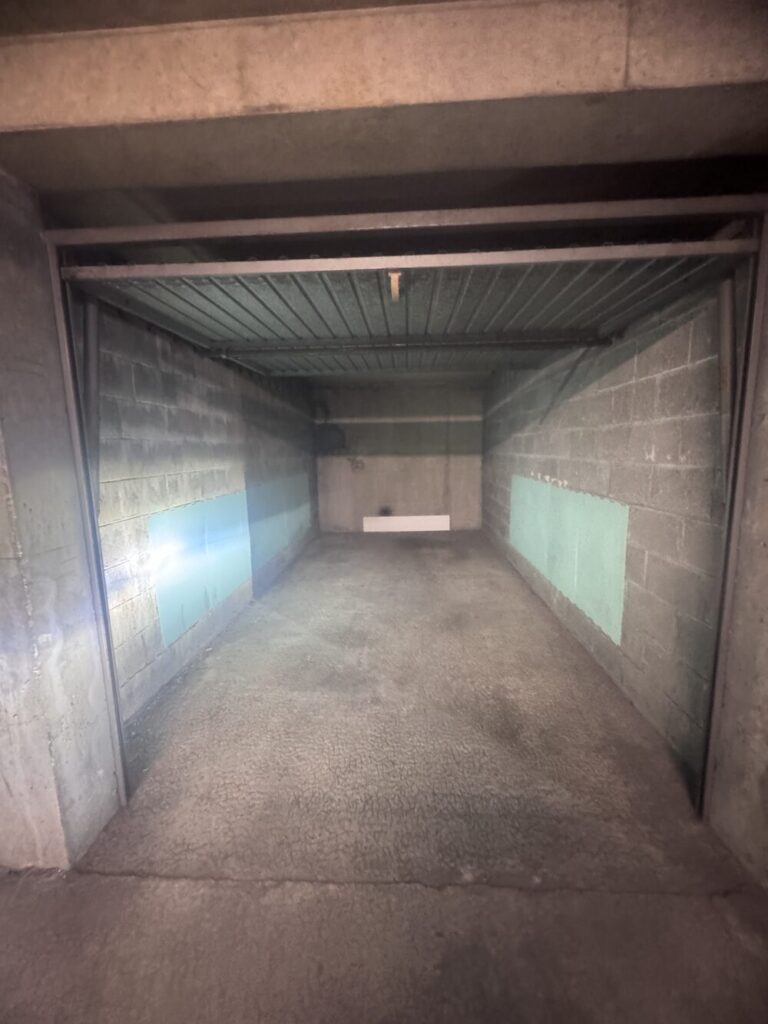 A 2 min du RER box de stationnement à louer — photo 1