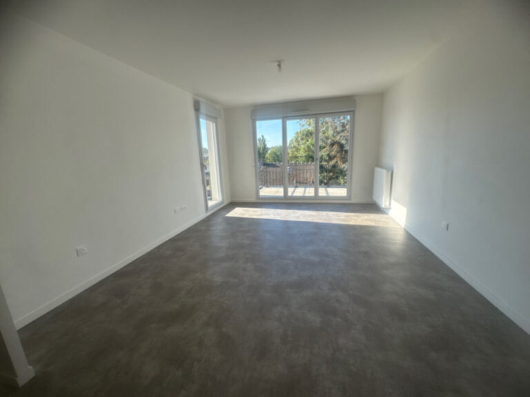 Livry à louer 3 pièces avec balcon et parking double — photo 3
