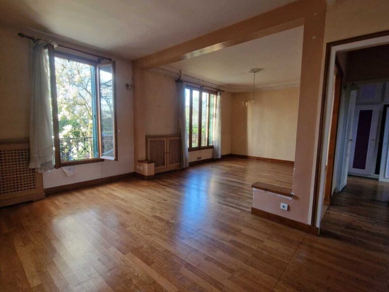 Maison d’habitation avec jardin, box, et ssol — photo 2