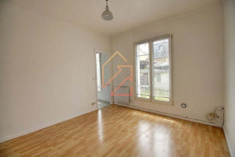Studio de 20.82m² avec cave à rénover — photo 3